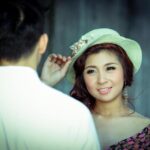 Campeã do Canada’s Drag Race celebra noivado e amor duradouro em momento cheio de emoção