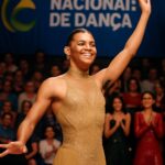 Com talento e coragem, artista trans conquista reconhecimento em evento cultural inclusivo