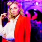 Conheça os artistas LGBTQIA+ que alcançaram a marca bilionária com música, turnês e negócios de sucesso