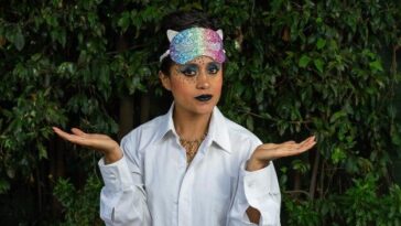 Cantora mantém segredo sobre convidados e transforma ensaios em experiências únicas e cheias de emoção