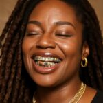 Ex-BBB Lumena resgata cultura africana com joia dental que virou símbolo de poder e estilo