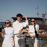 Cantor britânico estreia turnê australiana com festa ousada e viraliza nas redes