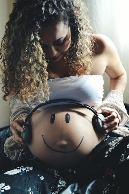 O casal compartilha momentos de diversão para 'temperar' a relação com três filhos