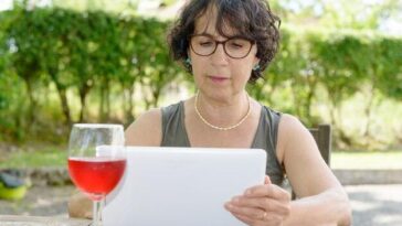 Influenciadora compartilha fotos poderosas em Madri e recebe reação carinhosa do namorado, o craque Vini Jr.