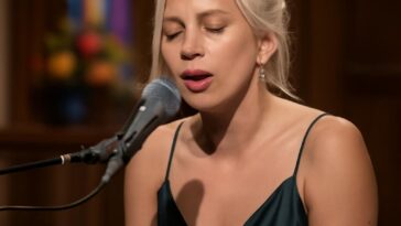 La diva sorprende cantando 'Won't You Be My Neighbor?' en anuncio para la Super Bowl