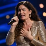 Cantora traz à tona suas fragilidades e homenageia a mãe em canção cheia de alma e sentimento