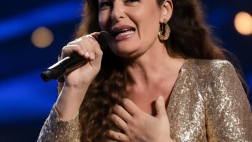 Cantora traz à tona suas fragilidades e homenageia a mãe em canção cheia de alma e sentimento