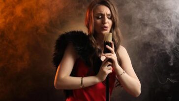 Cantora revela perrengue e mantém turnê zodiacal que celebra signos em alta no Carnaval