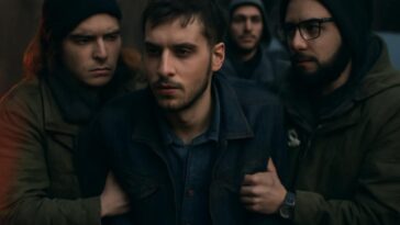 Jovem enfrenta risco de 'crime de honra' e foge com apoio em operação secreta, revelando o drama LGBTQIA+ na Chechênia