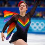Atleta pansexual e bicampeã nacional representa a comunidade LGBTQIA+ com performance e voz fortes em Milão, Itália