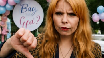 Cantora grávida chama atenção ao classificar preocupação com gênero como 'transfobia e homofobia'