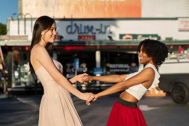 A icônica rapper traz sua energia poderosa e autenticidade para o PHX Arena, celebrando diversidade e empoderamento LGBTQIA+