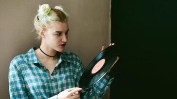 Ícone dos anos 2000 comercializa direitos autorais e marca nova fase na carreira