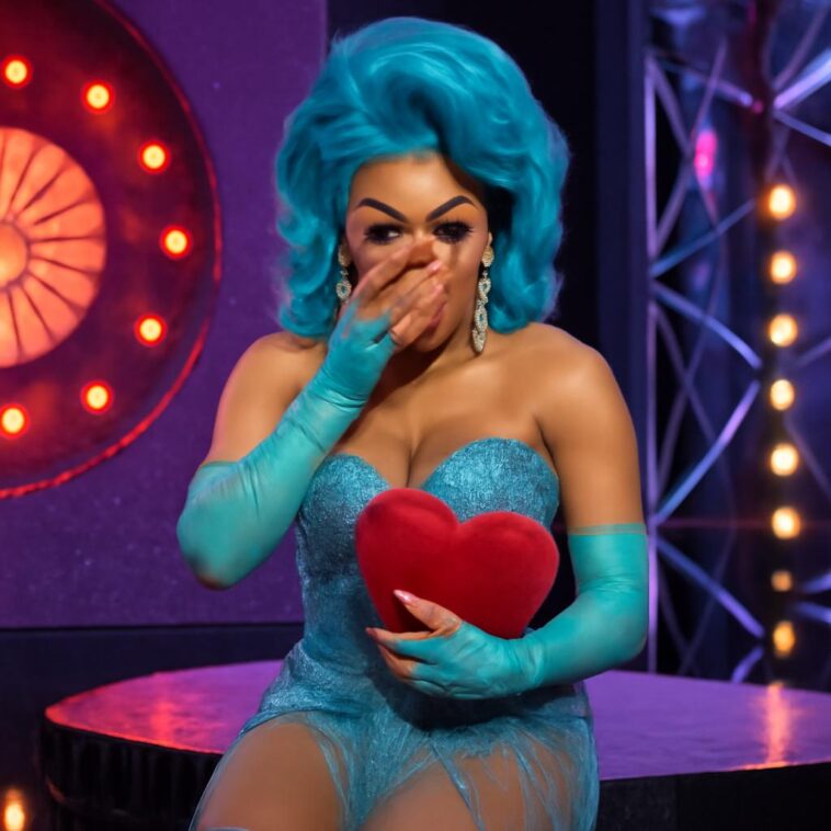 Drag queen filipina sai da competição após lip sync emocionante na temporada 3 do reality internacional