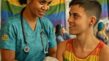 Symmy Larrat destaca importância da enfermagem na promoção da saúde e acolhimento LGBTQIA+