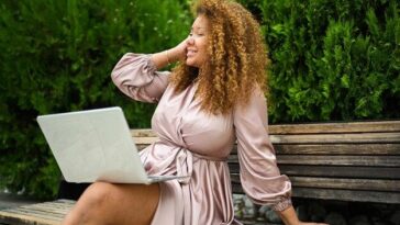 A diva retorna com um bob volumoso que equilibra força e feminilidade, conquistando fãs LGBTQIA+ com estilo e atitude