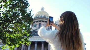 Fãs LGBTQIA+ aguardam ansiosos a próxima turnê e novidades da icônica artista em um ano cheio de possibilidades