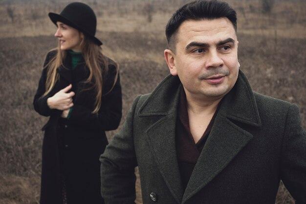 Enquanto fãs especulam, Margot e Tom Ackerley vivem união sólida e parceria verdadeira