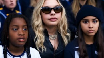 A icônica cantora americana acompanha as partidas das filhas no Tottenham, mostrando seu amor pelo futebol