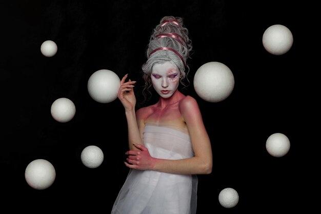 A diva pop entrega um show teatral e emocional em Glendale, celebrando 20 anos de carreira