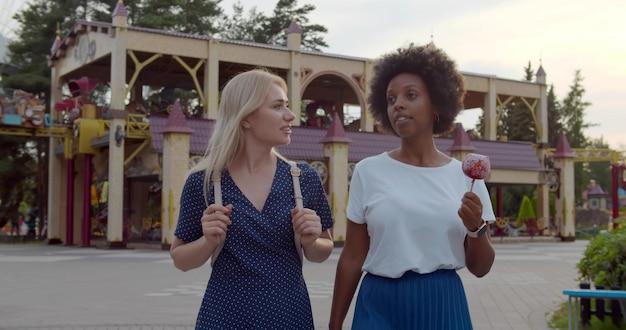 Cantora fala sobre a dedicação necessária para desfilar e relembra sua experiência como musa da Mocidade