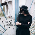 Estrela pop mostra sua força e estilo mesmo após incidente no desfile do parceiro em Nova York