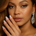 O look das unhas da diva inspira a comunidade LGBTQIA+ com elegância e detalhes únicos
