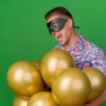 O astro porto-riquenho compartilha a energia única do Carnaval carioca e sua mudança de vida