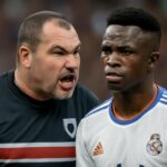 Ex-goleiro paraguaio gera revolta ao menosprezar racismo sofrido por Vini Jr. e usar ofensas em rádio argentina