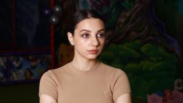 Atriz celebra estreia de ‘The Bluff’ em Los Angeles com visual poderoso e cheio de significado