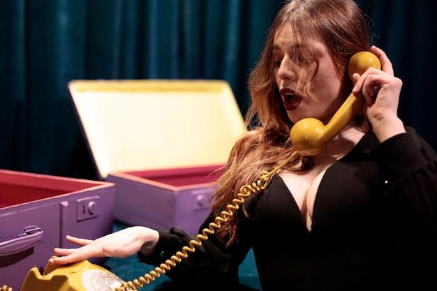 Estrela LGBTQIA+ da Broadway supera desafios e emociona com performance única em Londres