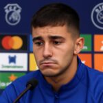 Jogador do Benfica se defende e levanta debate sobre punições a ofensas homofóbicas e racistas no futebol europeu