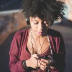 A diva reinventa gêneros e celebra a cultura queer negra em sua trajetória musical icônica