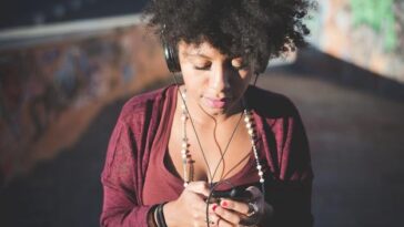 A diva reinventa gêneros e celebra a cultura queer negra em sua trajetória musical icônica