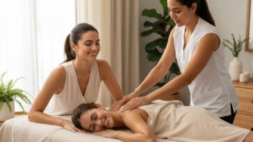 Ex-BBB aproveita momento especial em Fernando de Noronha para comemorar dois meses de amor