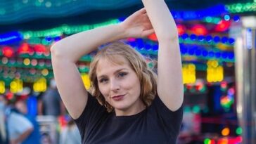 Cantora leva a energia do pop latino para o festival alemão e amplia representatividade LGBTQIA+ na cena internacional