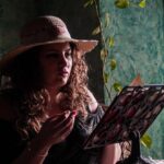 Cantora estreia novo single em português e anuncia projeto dividido entre Brasil e público internacional