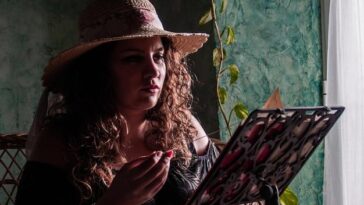 Cantora estreia novo single em português e anuncia projeto dividido entre Brasil e público internacional