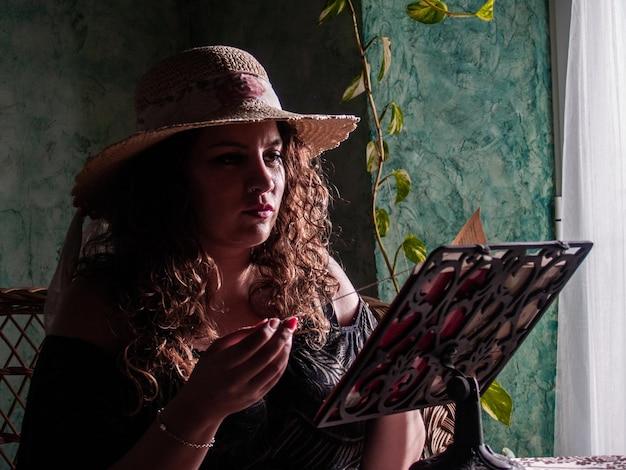 Cantora estreia novo single em português e anuncia projeto dividido entre Brasil e público internacional