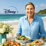 A icônica chef australiana inspira encontros leves e elegantes à beira-mar com mesas deslumbrantes e receitas fáceis