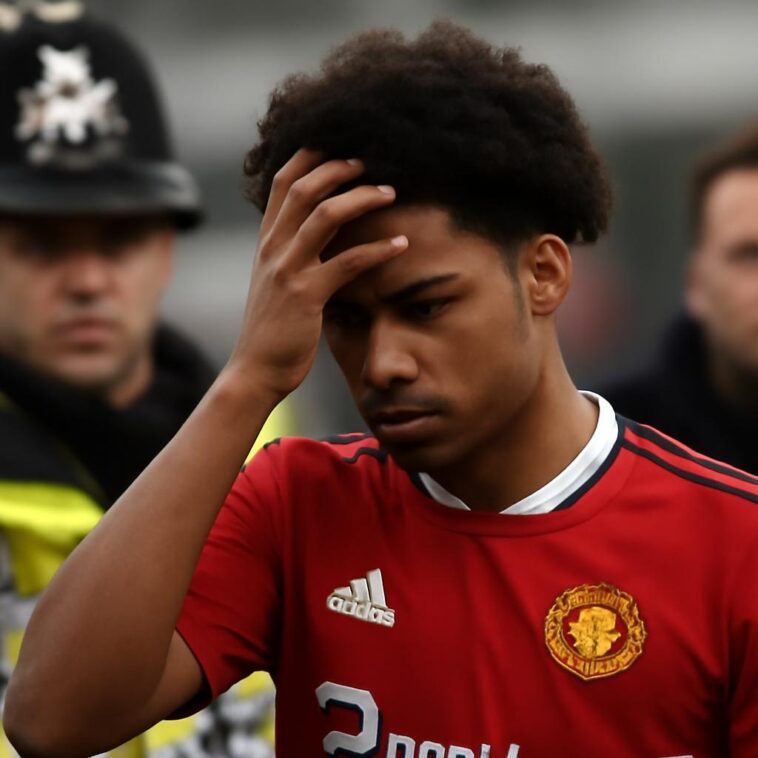 Jack Fletcher, filho de Darren Fletcher, recebeu suspensão e multa por comentário ofensivo em partida sub-21