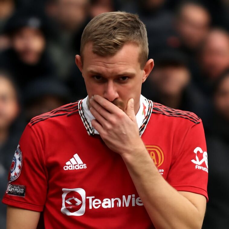 Meio-campista do Manchester United reconhece erro e segue em programas de inclusão da FA