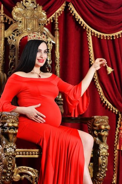 Fotos antigas viralizaram e criaram boato sobre a presença da cantora no tapete vermelho do Oscar 2026