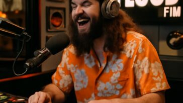 Artista electro-pop celebra seu álbum Switcheroo com takeover especial na rádio FLOOD FM