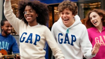 Marca aposta em ritmos e estilo Y2K para reconquistar público jovem e diversificado