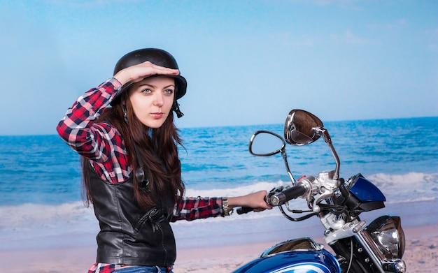 Na França, até a diva Rihanna enfrentou o rigor da lei no trânsito, com resposta firme a seu segurança