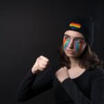 Filho de Lea Salonga responde com coragem a quem condena pessoas queer ao 'inferno'