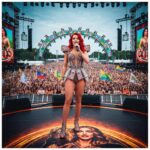 Cantora galesa celebra conexão com fãs brasileiros e destaca empoderamento feminino no festival