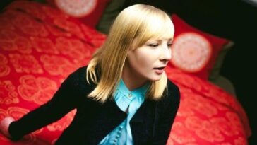 Irmão de Ariana compartilha como a cantora ajudou a superar infecção antes da estreia em 'Titanique'