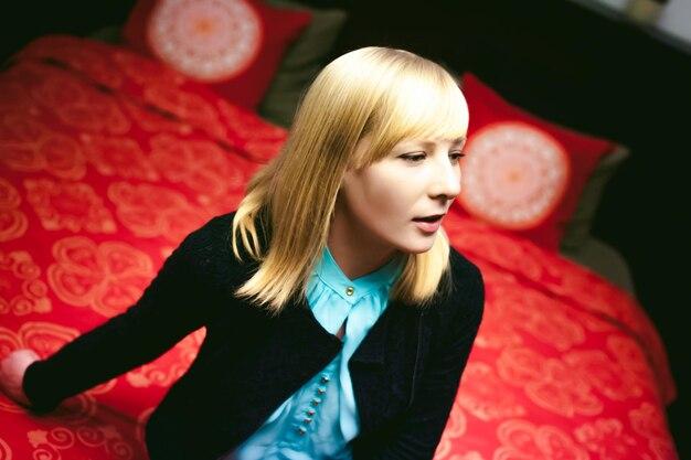 Irmão de Ariana compartilha como a cantora ajudou a superar infecção antes da estreia em 'Titanique'